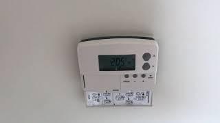 Set the Time & Date on Danfoss TP5000si roomstat.#howto #theheatingpro.com #danfoss