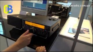 Kenwood TS 590S и симпатичная девушка и радиохулиганы