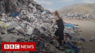 The fast fashion graveyard in Chile's Atacama Desert - BBC News