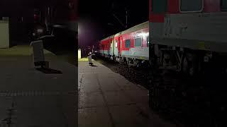 19712 Bhopal Jaipur Express departing from Ratlam Junction(RTM)