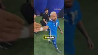 Neymar bị fan trộm chiếc nhẫn nghìn đô. Thực hư câu chuyện ra sao?