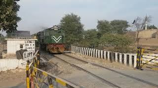 Rout Diverted Train - 20Dn khushal khan khatam express passing jahanian with 8062 Hbu-20