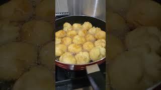 Watch nice fry dumplings