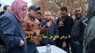 مسيحي حاول تنصير مسلم بريطاني جعله يندم عن اليوم اللي لقاه فيه!