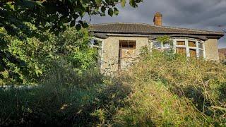 A Man Left Behind Treasurses at an ABANDONED Seafront House!