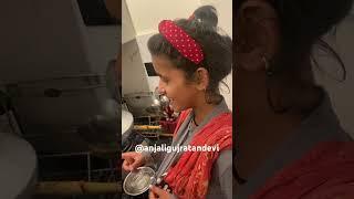 Anjali viral girl ko pasand h mirchi vali roti #viralgirl #traffic #trending #viralgirlanjali