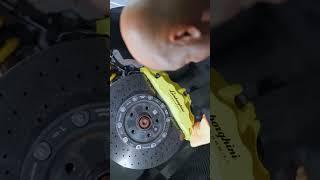 Lamborghini Huracán EVO receiving our CQuartz Finest caliper & wheel ceramic service - Carpro