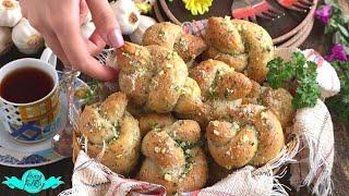 DELICIOUS GARLIC KNOTS