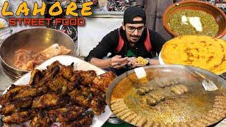 ULTIMATE PAKISTANI STREET FOOD TOUR IN LAHORE - NASIR BONG PAYE, SAAG OR MAKKI KI ROTI, BBQ