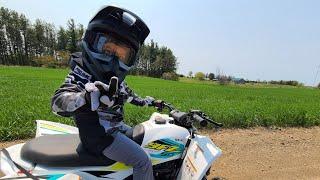 3 YR OLD RIDING HIS YAMAHA RAPTOR 50.