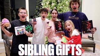 SIBLING GIFT EXCHANGE | BUYING SIBLING GIFTS AND OPENING GOOD GIFT VS BAD GIFT FROM SIBLINGS