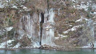 La  Cascada de Hielo del Puente de Piedra