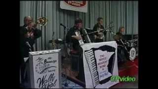 Wally Pikal & The Bradleys: Christmas Toy Polka