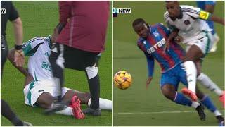 Alexander Isak INJURY against Crystal Palace | Alexander Isak collide Tyrick Mitchell