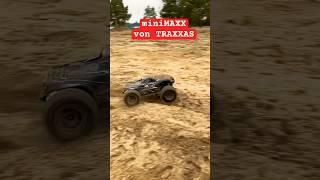 Mnimaxx von Traxxas im Sand getestet RTR 2S Brushless Basher für jedermann