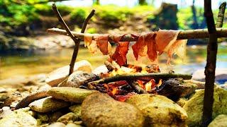 ASMR - COOKING EGGS AND BACON NEXT TO THE RIVER - AMAZING NATURE - RELAXING SOUNDS