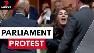 Lidia Thorpe yells at King Charles following Parliament House reception speech | 7NEWS