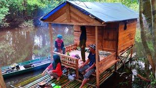 Berpetualang di rumah terapung || Bersama anak istri sambil berburu ikan