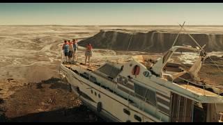 Família sai para passeio de barco em alto mar, e em menos de 1 hora o oceano desapareceu!