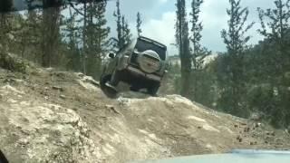 Off road Mitsubishi Pajero4 vs Toyota prado 90