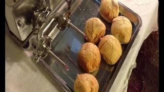 Electric jam cream filling machine/bread donut filling machine