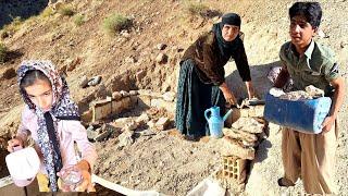 Nomadic Grandmother Builds a Cave Shelter Despite the Heat and Challenges! 