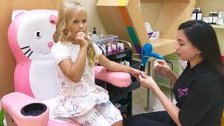 Алиса в САЛОНЕ КРАСОТЫ для детей !  Pretend play beauty salon for kids