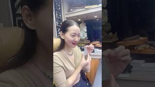 #翡翠手鐲 #翡翠 #翡翠代购 hello 大家好我是您们的代购主播 铠雯，如果您想买到性价比高的翡翠别忘了点订阅来我直播间哟。北京时间10:00开播不见不散。