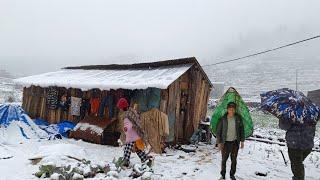 Very Hardworking Himalayan Village Life In Winter With Snow || How People’s Living In Snowy Days