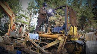 Making a bush canopy for the Abandoned TD9 Dozer & winching over a big leaning tree..