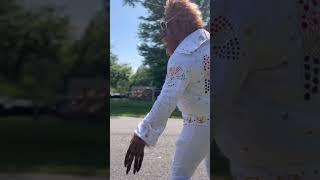Shenandoah Squatch Takes on Elvis #onewheel #funny #bigfoot