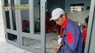 lắp ráp bộ cửa sắt xingfa 4 cánh