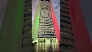 Torre iluminada de Colores de 