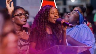 Christian Attafuah Uplifting Soothing Non-Stop Worship at Thomas Nyarko Worship Centre