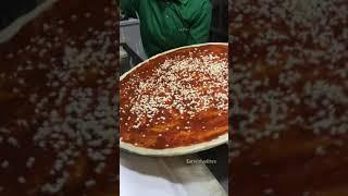 La Pinoz pizza |Biggest pizza in Delhi  || monster  pizza making video #Shorts