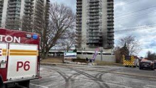 2 children, 1 man dead after apartment building fire in Hamilton