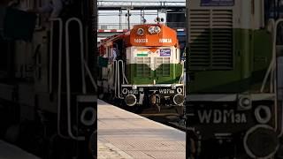 Train 12456 Bikaner Dee with Alco Twins of TKD WDM 3A Powering the train at Bikaner Station PF no06