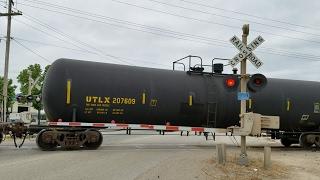 Fruitridge Road Railroad Crossing, UP 791 YSR62r Local Forward and Reverse Switching, Sacramento CA