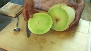 How to Pick a Honeydew Melon : Ripe & Fresh Fruits & Veggies