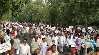 Delhities on street to support their CM Arvind kejriwal protesting against IAS strike