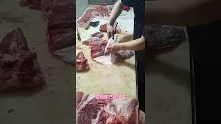 Cutting and selling pork is also a good industry!3