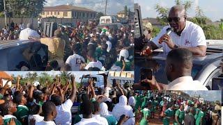 How Ntotroso Nursing Students Block H.E John Mahama on the way to Ntotroso