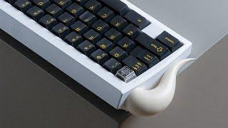 The Albedo — This Keyboard Has Horns?!