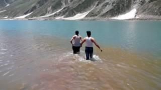 Swimming In Jheel Saiful Malooq |Jheel ma nahate waqat kya hua lazmi deakhy.