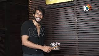 Hero Sundeep Kishan Celebrating His Birthday @ Mumbai | 10TV