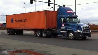 𝗛𝗮𝗽𝗮𝗴-𝗟𝝞𝝾𝘆𝗱 Container Trucks