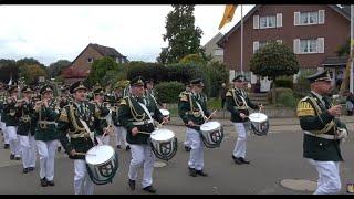 Schützenfest 2024 in Grevenbroch -  E L F G E N. Aufmarsch zur letzten Regimentabnahme in 2024