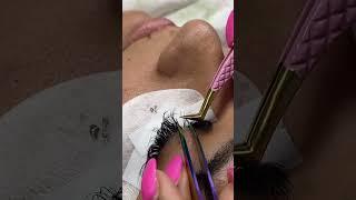 Best eyelash extension glue