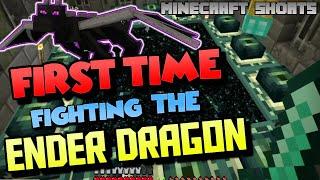 Noobs FIRST TIME Fighting the ENDER DRAGON in Minecraft #shorts