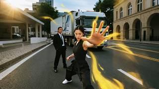 The CEO was hit by a car, the kung fu girl saved him, and the CEO fell in love with her